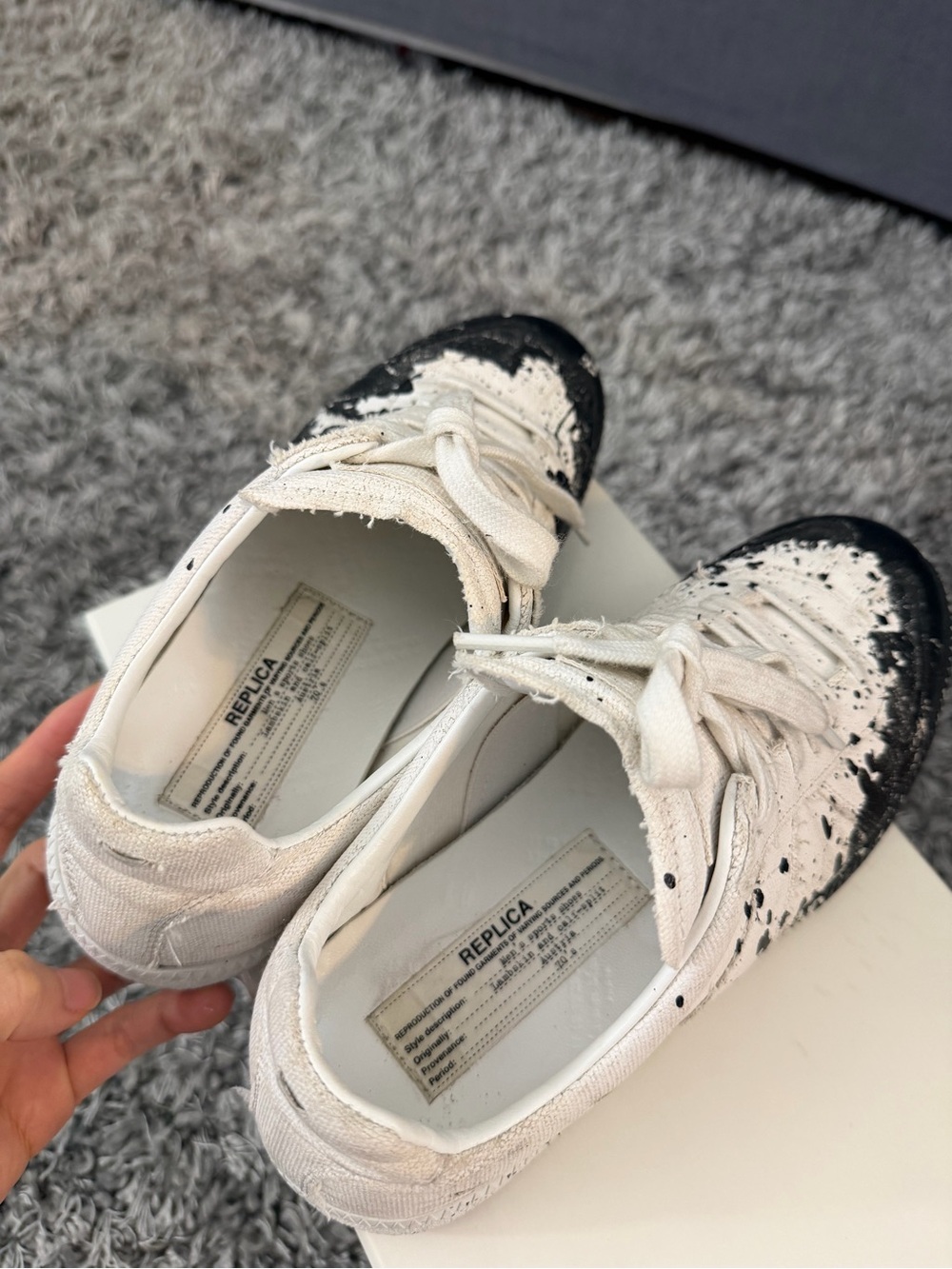 Maison Martin Margiela Rellplica White and Black Paint-Splash Low-Top Sneake - Picture 5 of 11